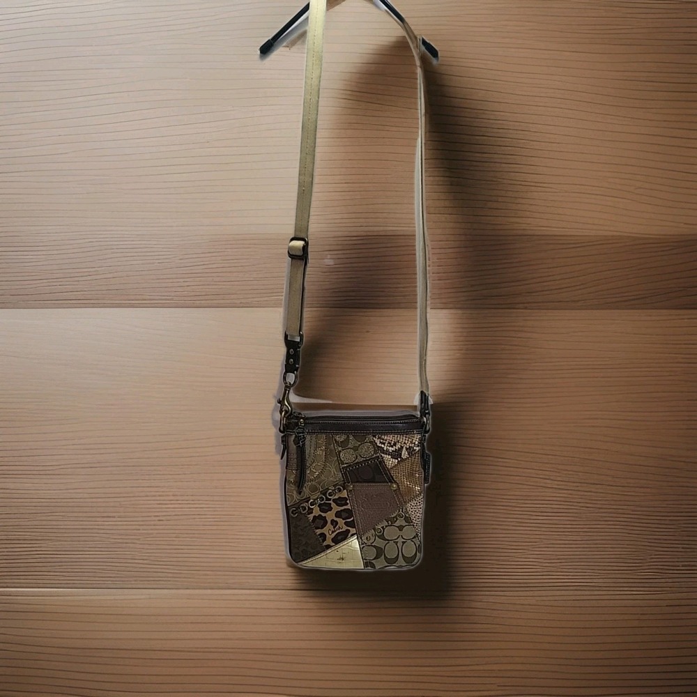 COACH SWINGPACK CROSS BODY PURSE/BAG Multi PATCH DESIGN